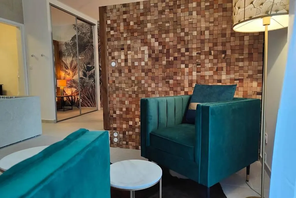 Suites Jm - Le Temps D'Une Escale Hyeres 0*,